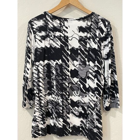 ~ Escada Top 42 US 10/12 Knit Shirt Short Sleeve Gold Logo Scoop ViscoseElastane - Picture 9 of 16